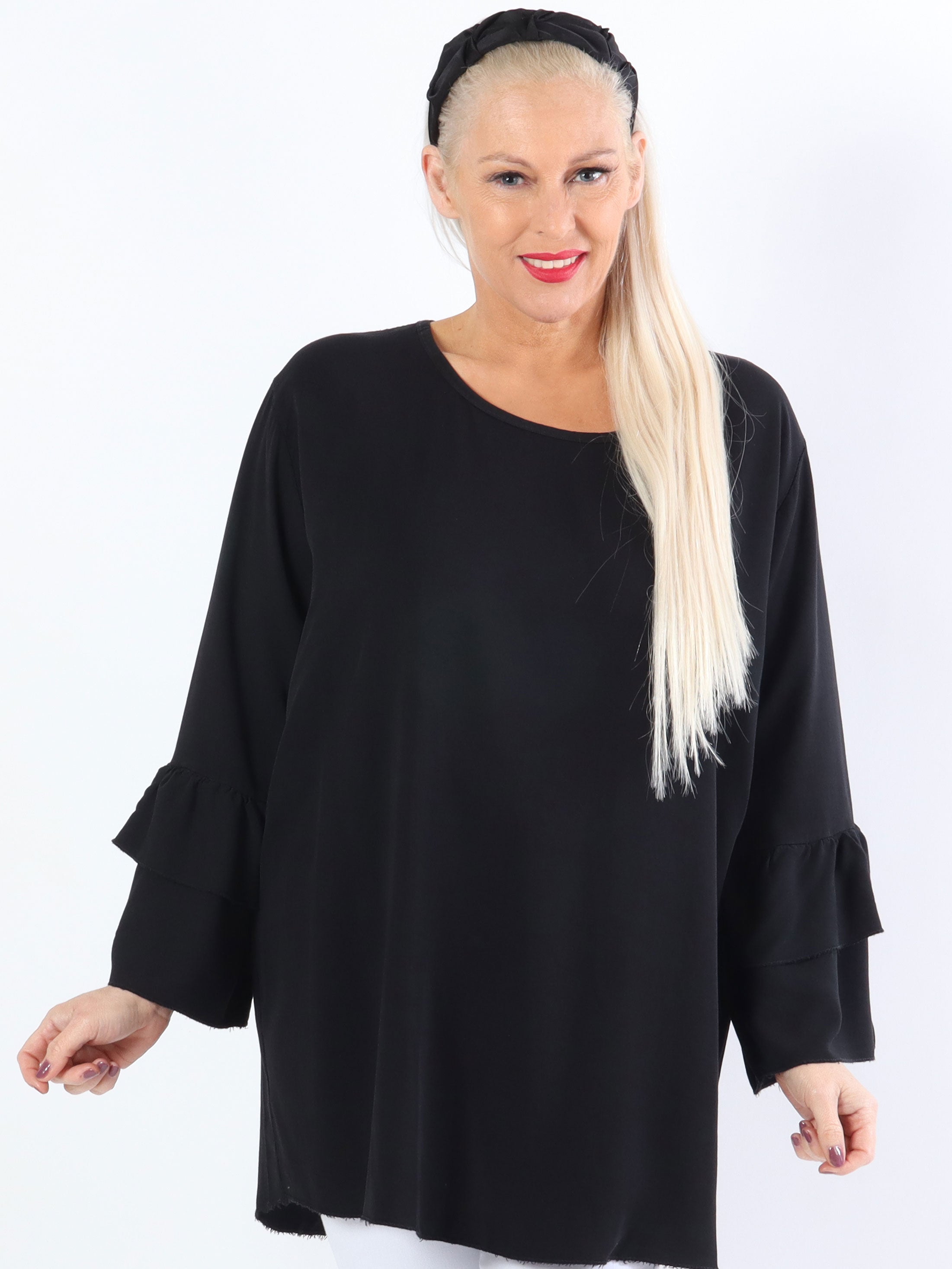 Kayla - Sød plus size bluse i viskose med flæser på ærmerne